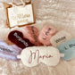 Masque personnalisé en fausse fourrure avec inscription argentée – style raffiné
